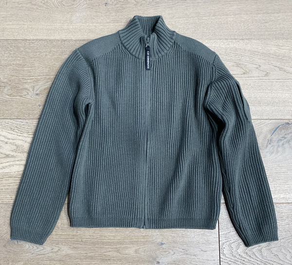 CP Company undersixteen boys zip vest dik gebreid vest in de kleur army groen