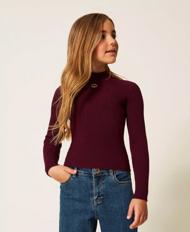Twinset Milano girls fijngebreid col truitje met goud logo in de kleur burgundy bordeaux rood