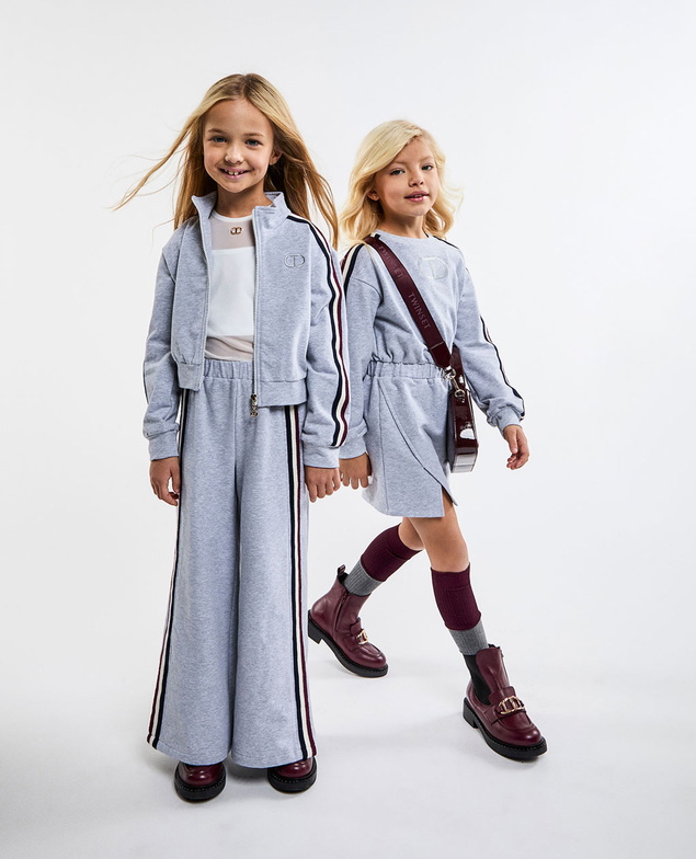 Twinset Milano girls 2-delig pak van zachte sweatstof met bies in de kleur lichtgrijs