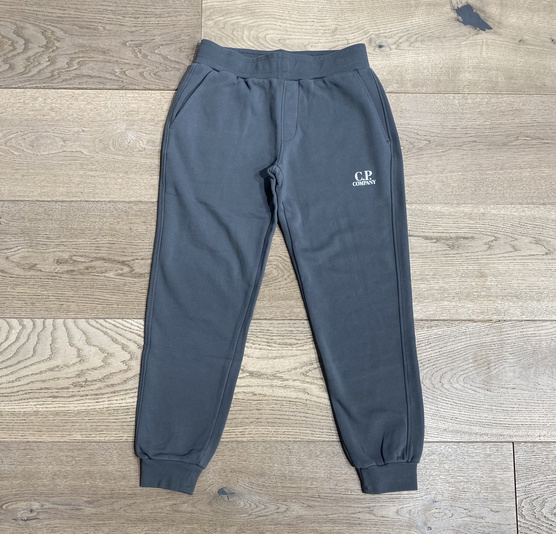 CP Company undersixteen boys long sweatpants broek met logo in de kleur antraciet